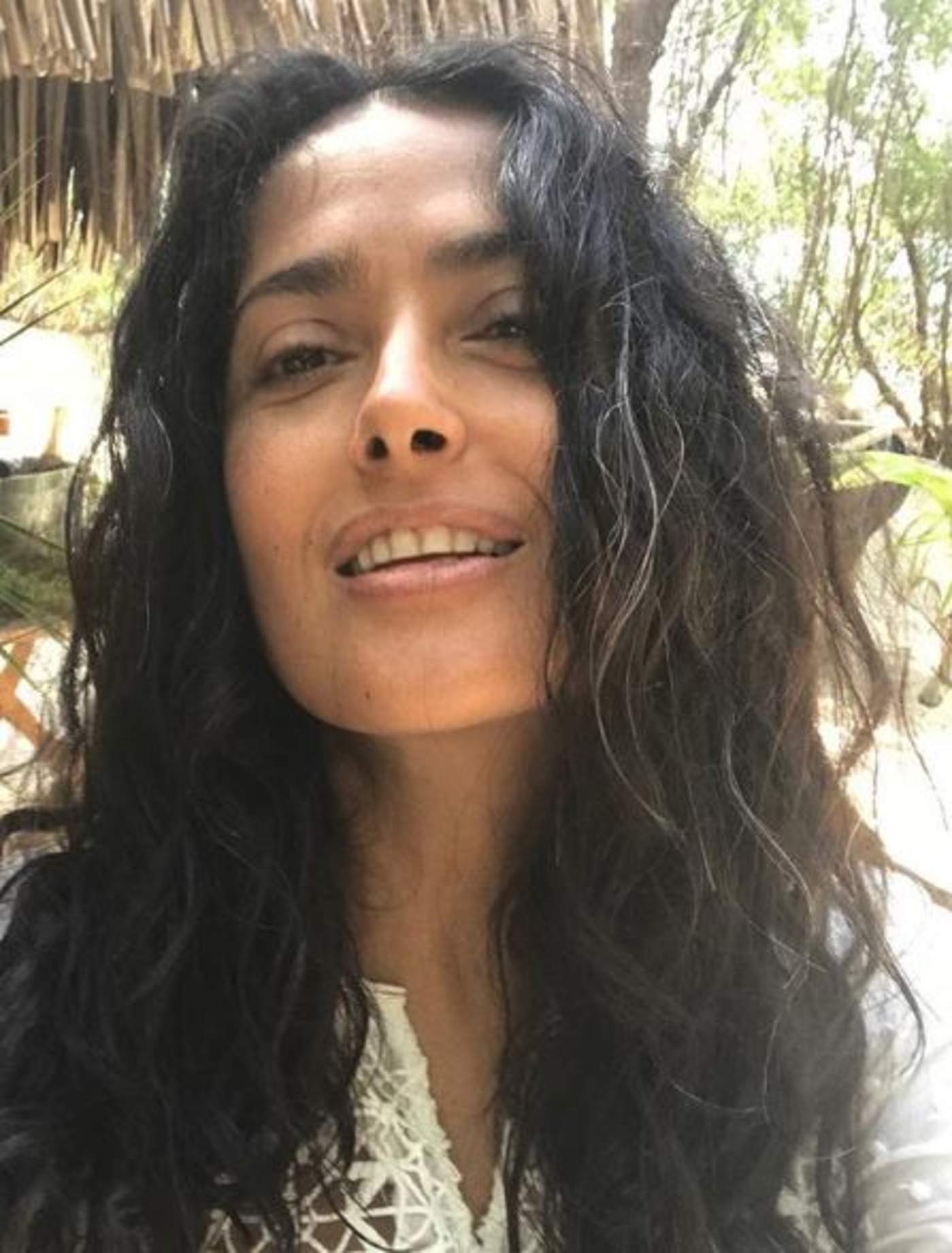 Presume Salma Hayek sus canas. Noticias en tiempo real