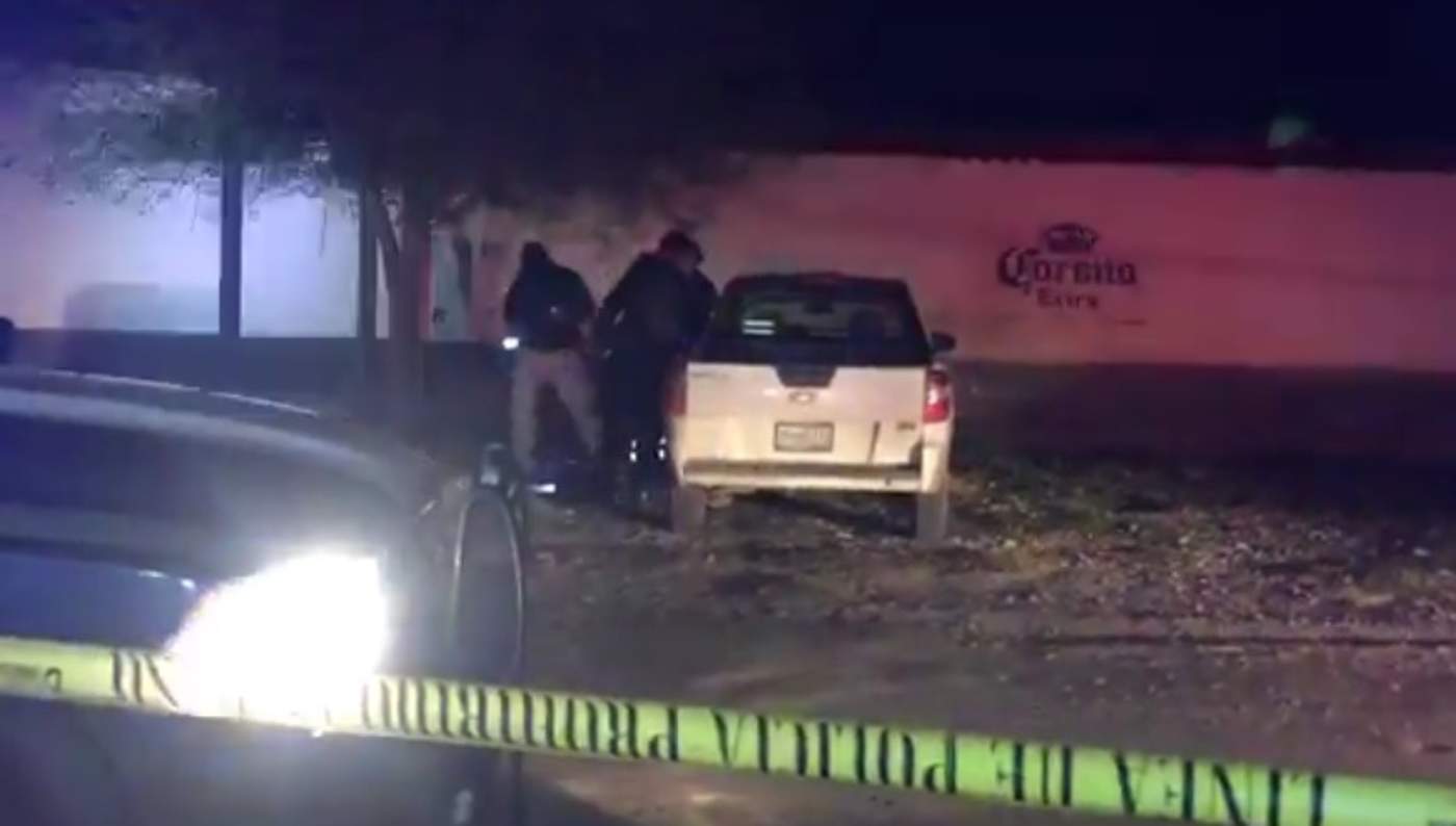 Encuentran a hombre sin vida en una camioneta en San Pedro . Noticias en tiempo real