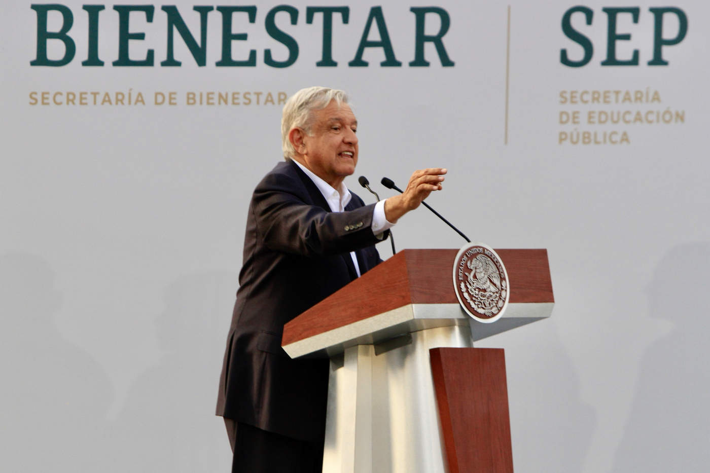 Gobierno no dará la espalda a los jóvenes: López Obrador. Noticias en tiempo real