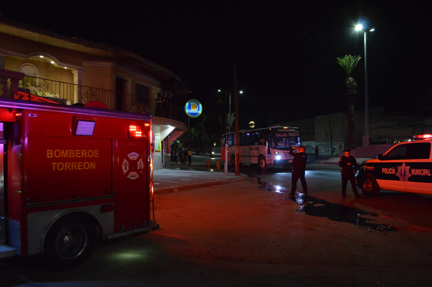 Se incendia vivienda en el centro de Torreón. Noticias en tiempo real