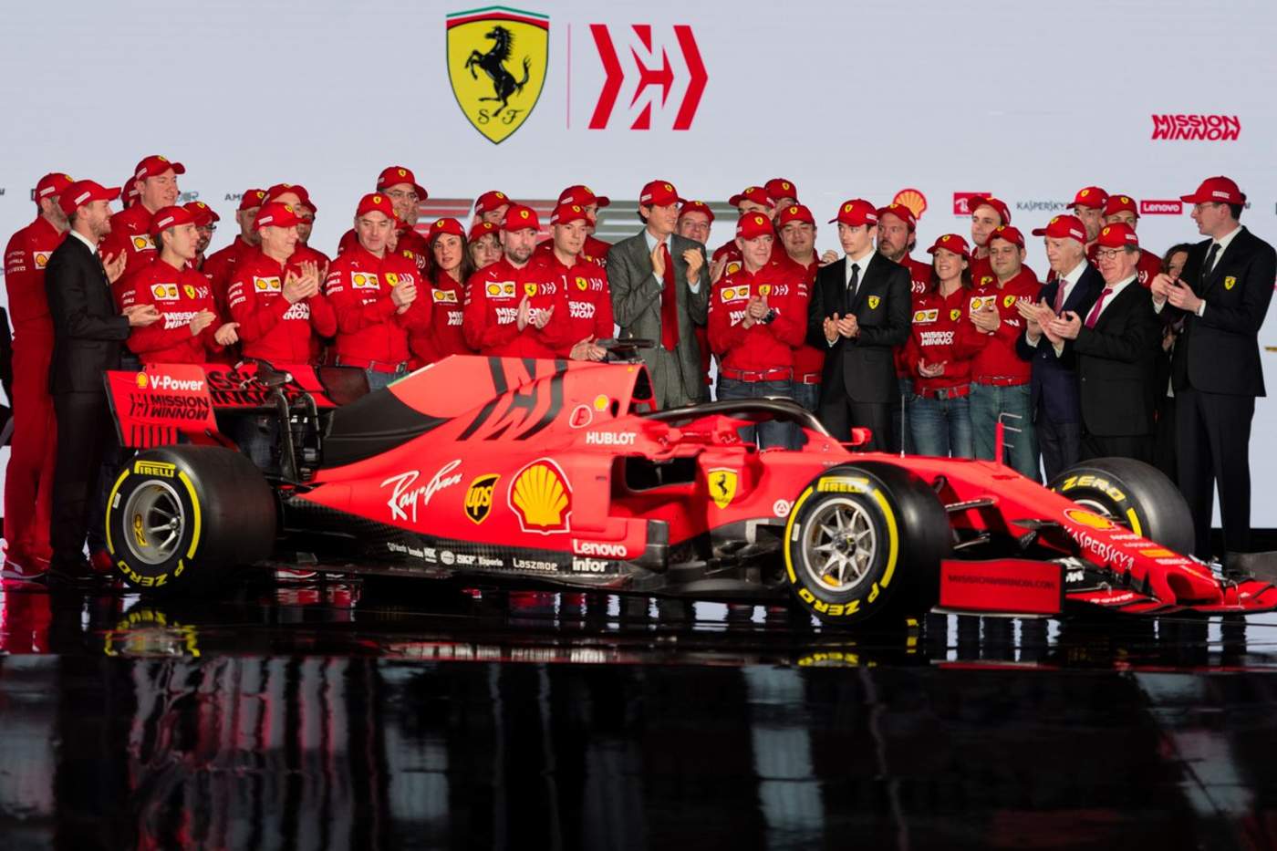 Ferrari presenta monoplaza para competir por título de Fórmula 1. Noticias en tiempo real