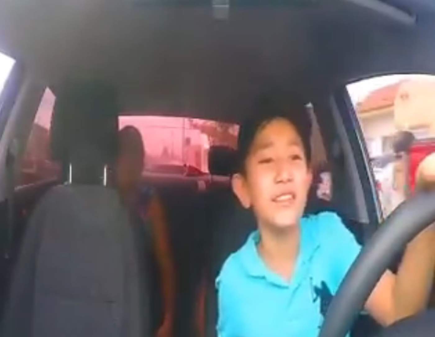 VIRAL: El niño que conduce un Uber en Sinaloa. Noticias en tiempo real