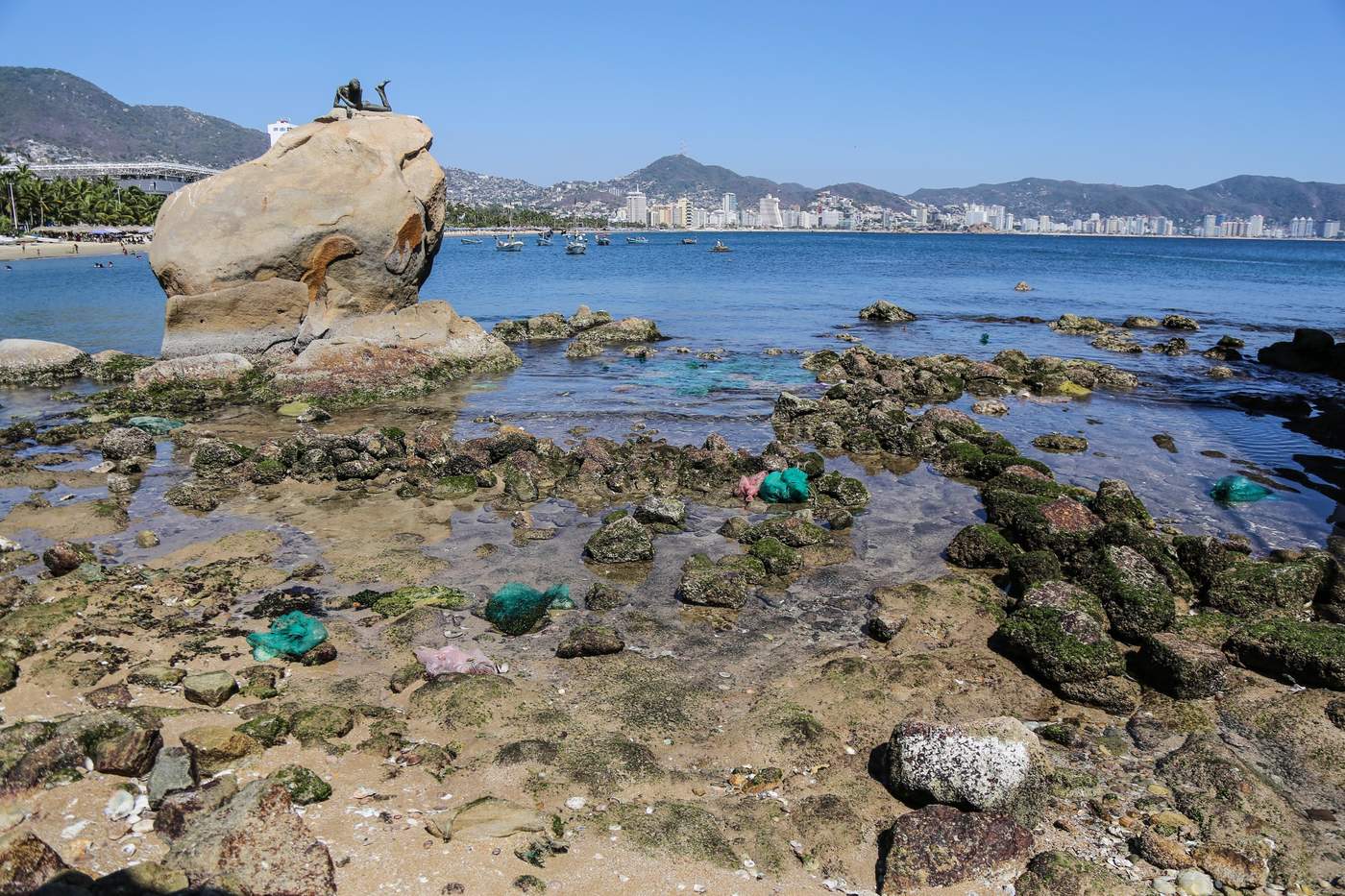 Mar de Acapulco se aleja varios metros de la playa. Noticias en tiempo real