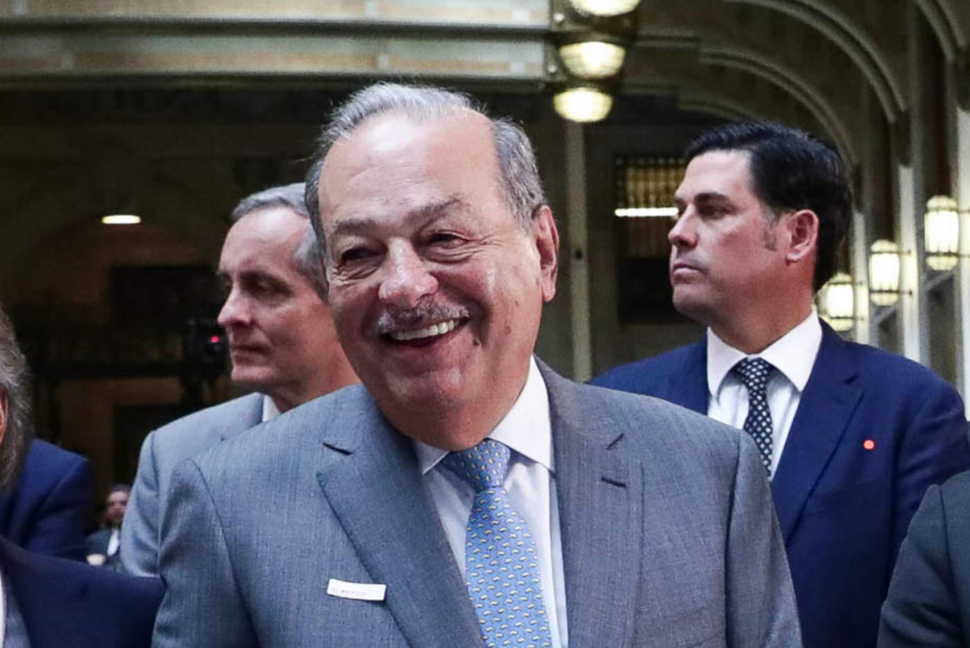 Carlos Slim niega que CFE haya acordado contratos con Carso. Noticias en tiempo real