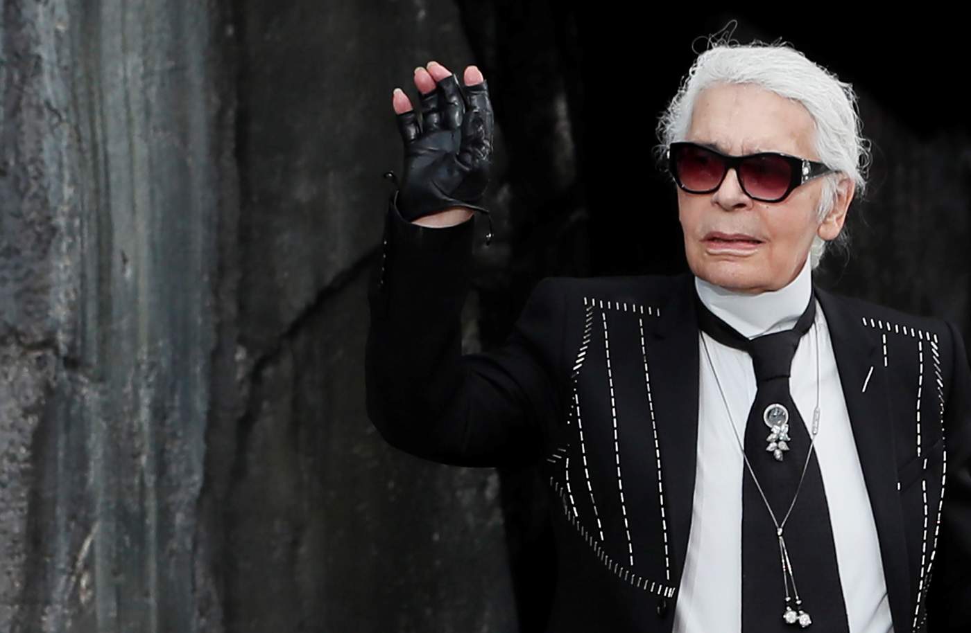 Muere Karl Lagerfeld, icónico diseñador de Chanel. Noticias en tiempo real
