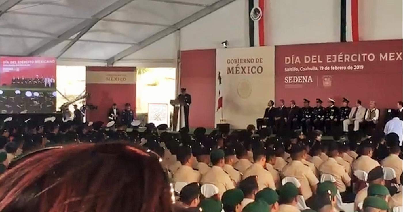 Encabeza AMLO ceremonia del Día del Ejército en Saltillo. Noticias en tiempo real