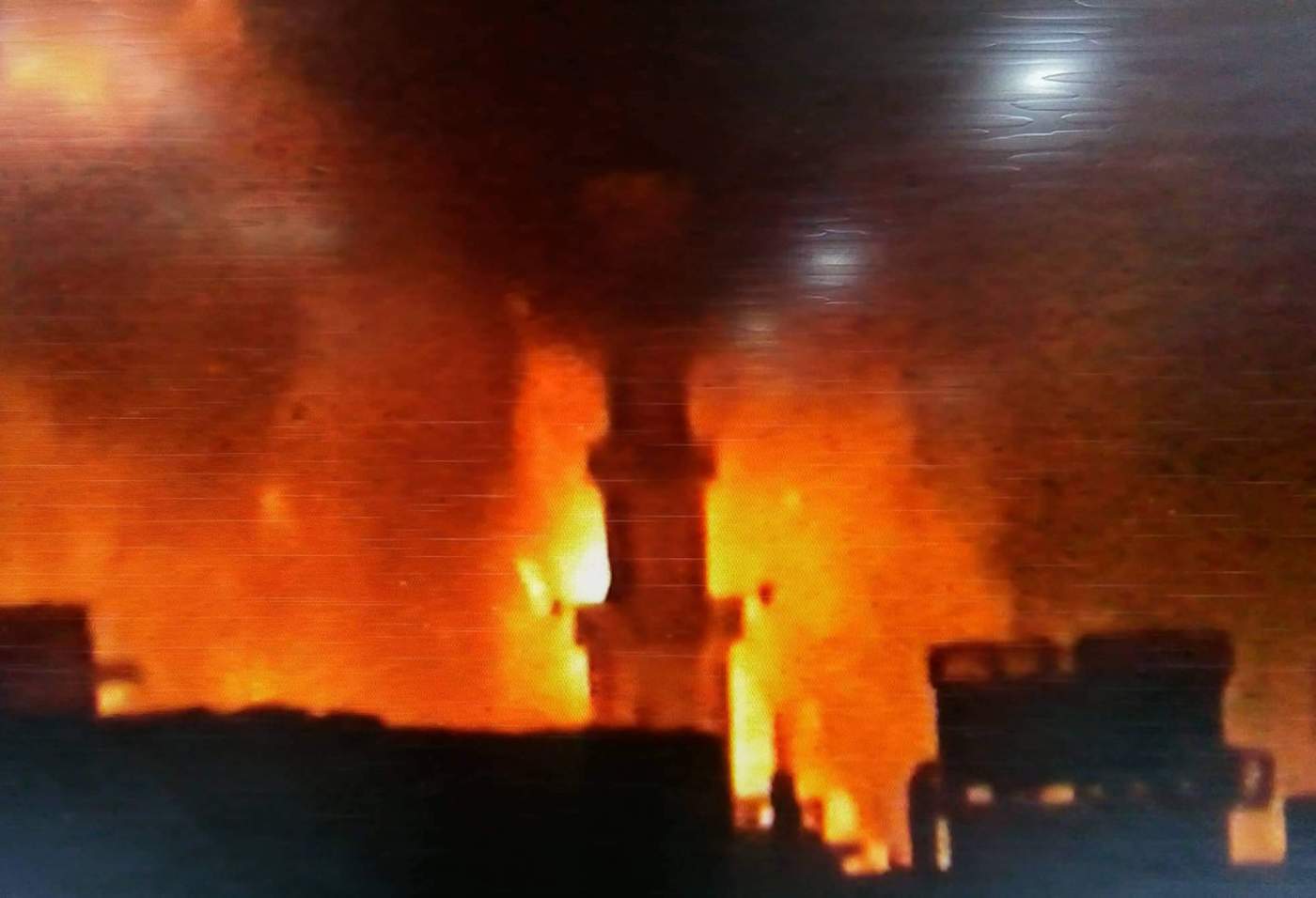 Mueren 45 personas en gigantesco fuego en Dhaka. Noticias en tiempo real