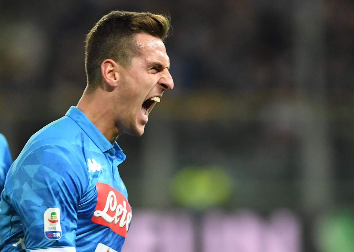 Napoli sigue al acecho de la Juve; golea al Parma. Noticias en tiempo real