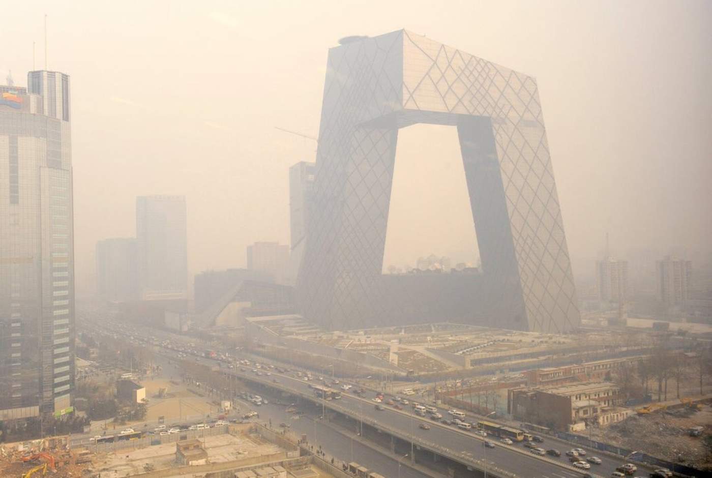 Beijing emite alerta naranja por contaminación. Noticias en tiempo real