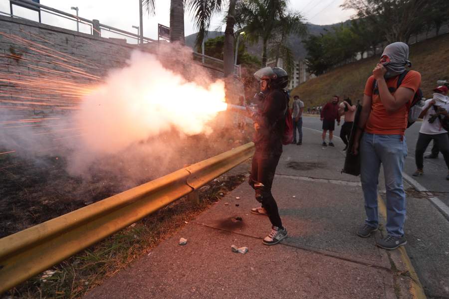 EUA negocia con países para que protejan a sus ciudadanos en Venezuela. Noticias en tiempo real