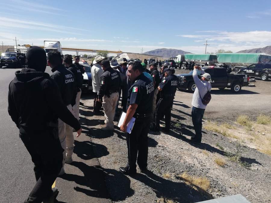 Ejidatarios bloquean autopista Torreón-Saltillo. Noticias en tiempo real