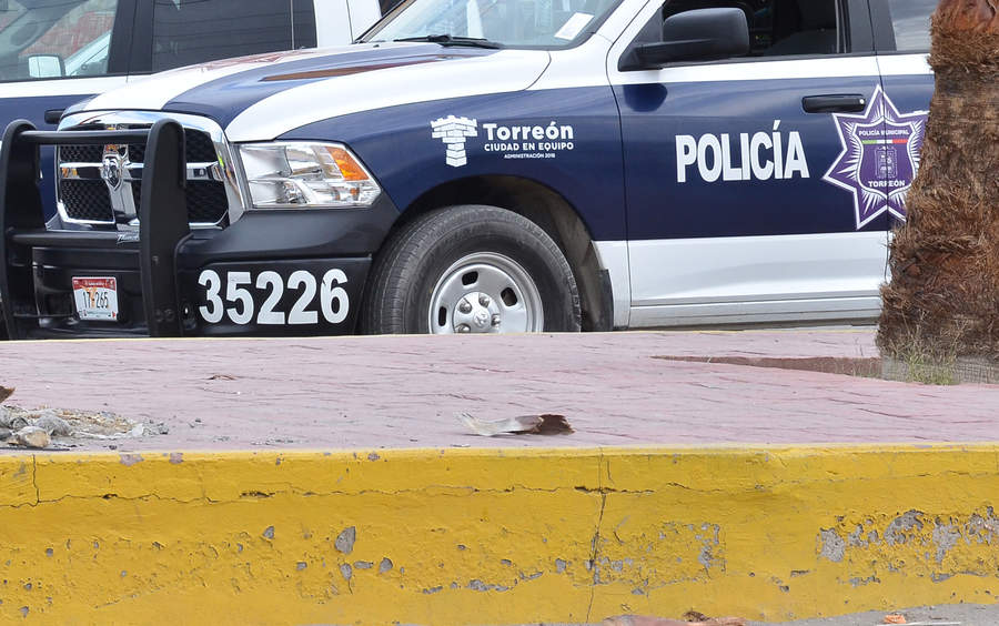 Despojan a joven de su vehículo en Torreón. Noticias en tiempo real