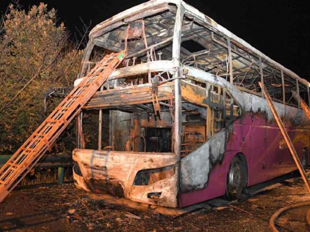 Incendio en autobús turístico en China deja 26 muertos. Noticias en tiempo real
