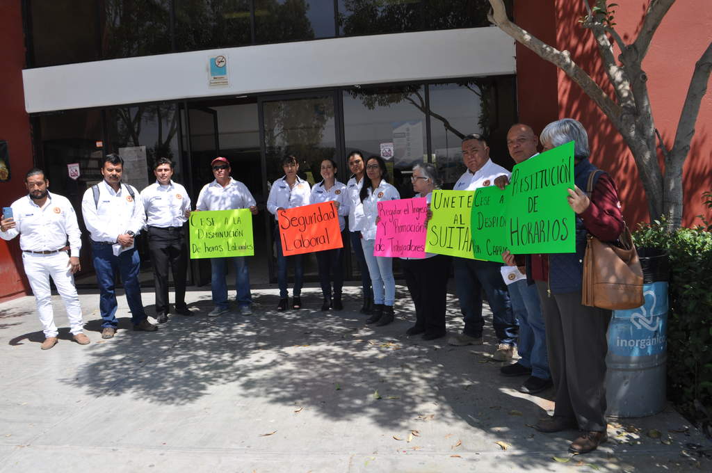 Protestan docentes en el Instituto Tecnológico Superior de Lerdo. Noticias en tiempo real