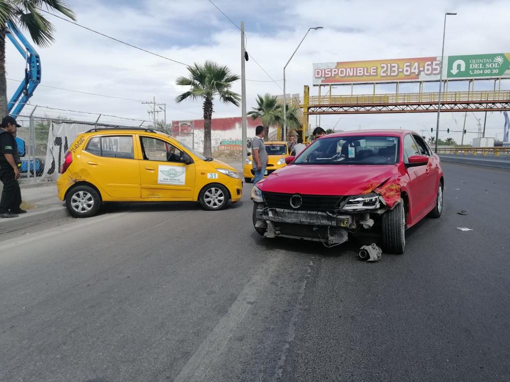 Chocan dos vehículos en la Torreón-Matamoros. Noticias en tiempo real