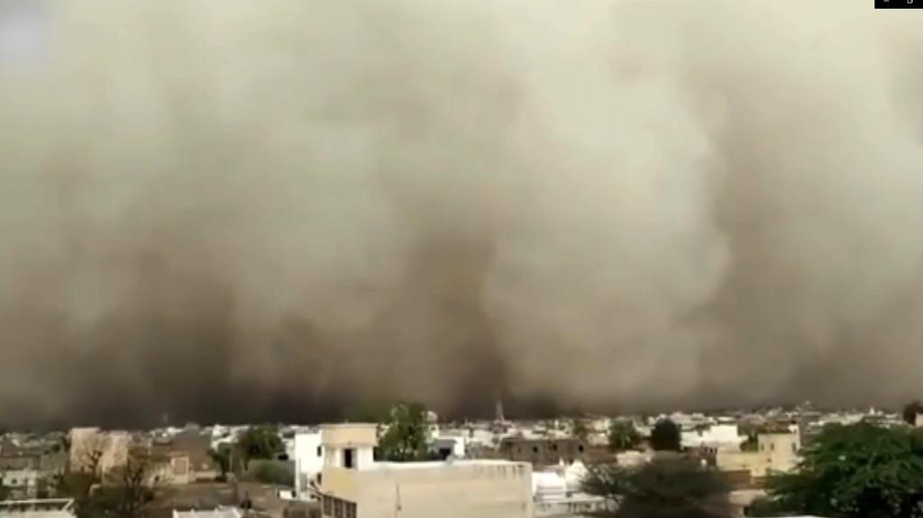 Poderosa tormenta de polvo, rayos y lluvia deja 47 muertos en India. Noticias en tiempo real