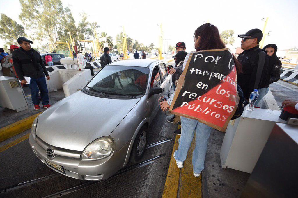 Integrantes del SITUAM toman casetas nuevamente. Noticias en tiempo real