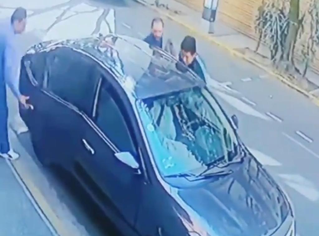 VIDEO: Captan presunto secuestro de conductor de Uber en CDMX. Noticias en tiempo real