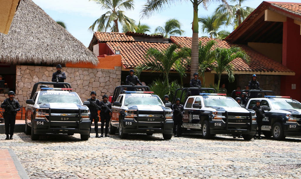 Exigen policías mejores condiciones en Michoacán. Noticias en tiempo real