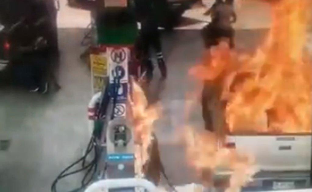 Incendio en gasolinera deja dos heridos en Querétaro. Noticias en tiempo real