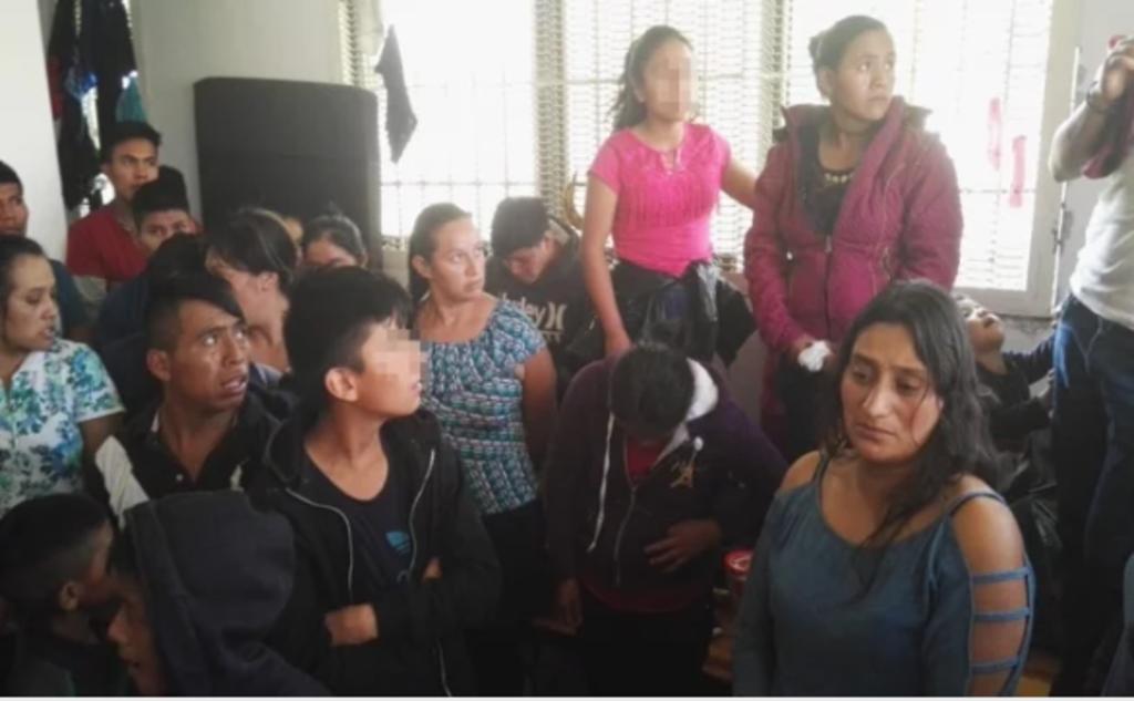 Traficantes de personas abandonan a 50 guatemaltecos en un camión. Noticias en tiempo real
