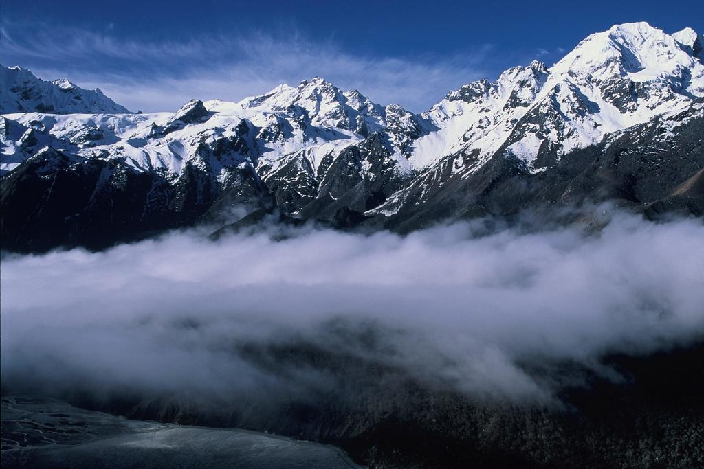 Aumenta a 20 cifra de muertos en montañas del Himalaya. Noticias en tiempo real