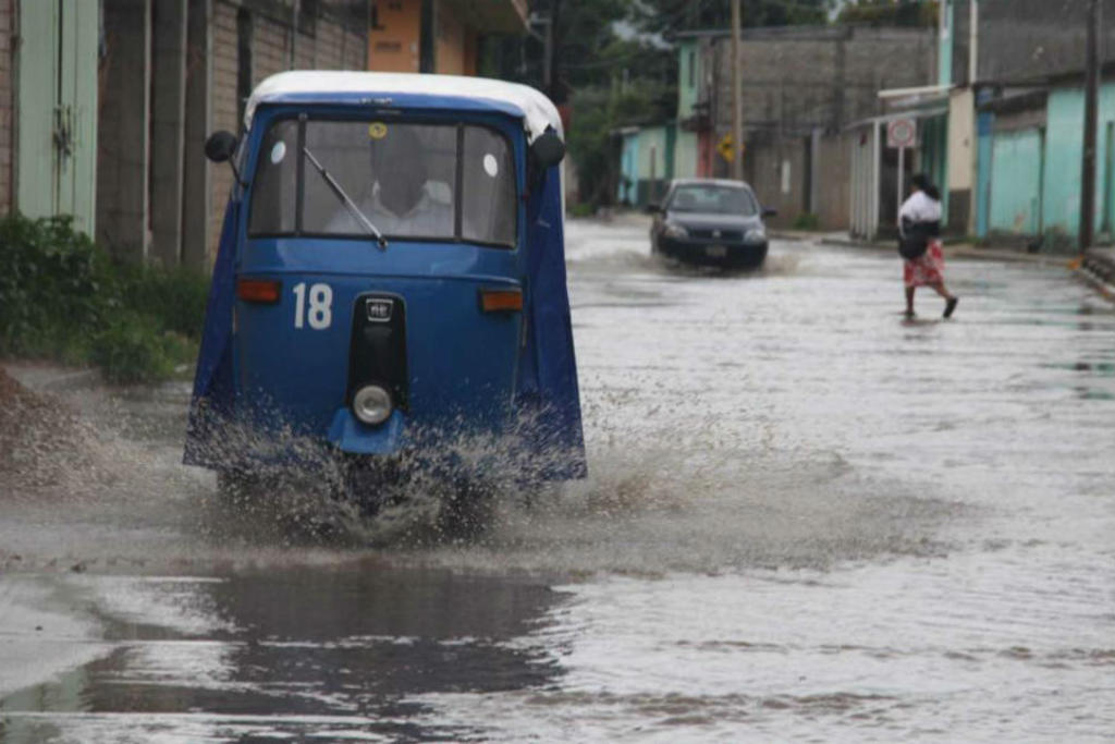 Fuertes lluvias dejan afectaciones en tramo carretero de Oaxaca. Noticias en tiempo real