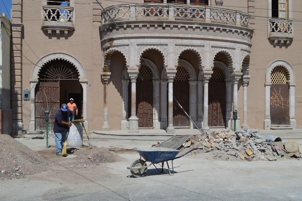 La casa que fue construida a principios del siglo XX en estilo neoárabe está en rehabilitación.