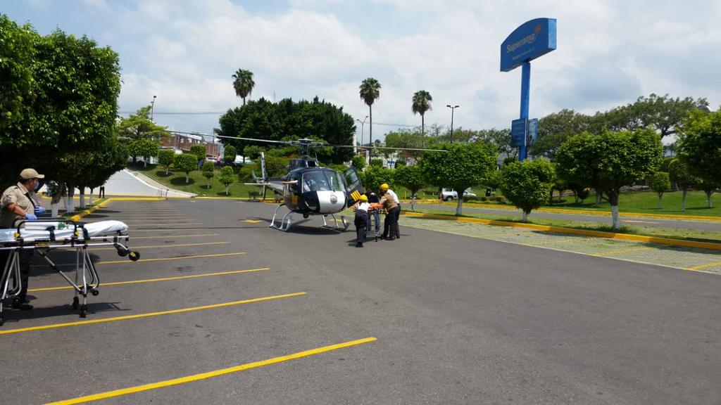 Trasladan en helicóptero a embarazada lesionada en accidente de Morelos. Noticias en tiempo real