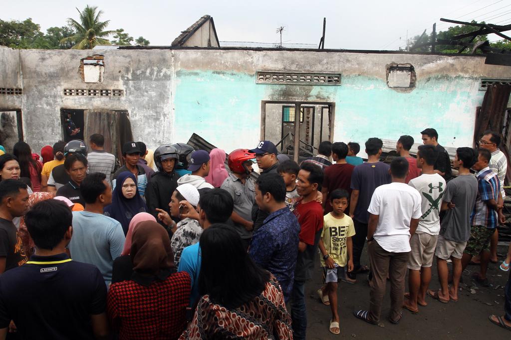 Incendio en fábrica deja al menos 30 muertos en Indonesia. Noticias en tiempo real