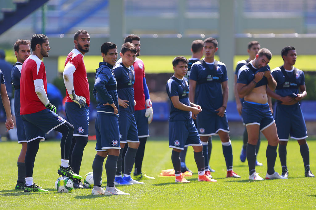 Cruz Azul inicia pretemporada con triunfo 2-1 ante Cruz Azul Hidalgo. Noticias en tiempo real