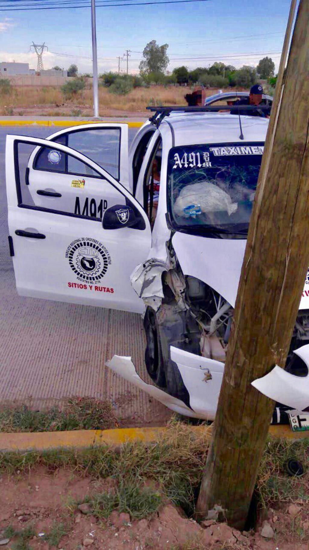 Taxi choca con poste en GP; mujer resulta lesionada. Noticias en tiempo real