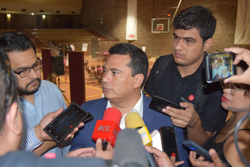 Reyes Flores se pronuncia sobre postura de Riquelme ante abucheos. Noticias en tiempo real