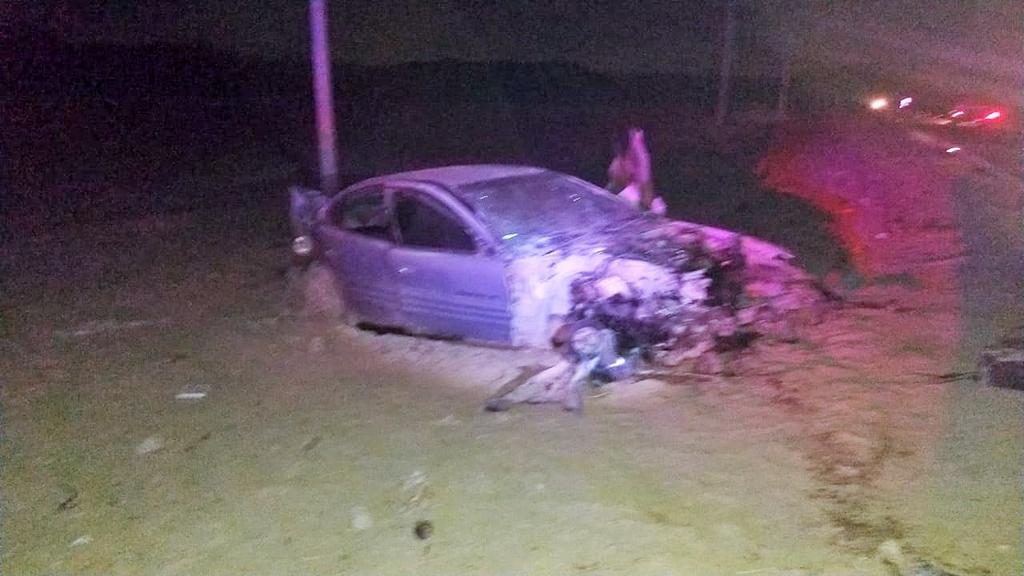 Choca vehículo contra tráiler en el ejido Las Cuevas de Lerdo. Noticias en tiempo real