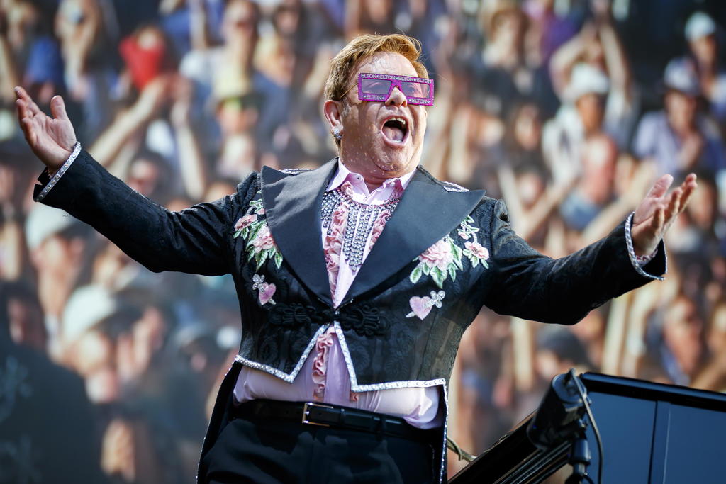 Elton John triunfa en el Festival de Montreux. Noticias en tiempo real