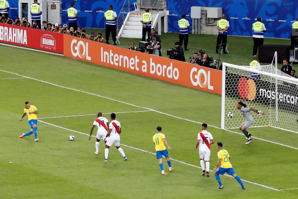 Al medio tiempo, gana Brasil 2-1 en duelo con Perú. Noticias en tiempo real