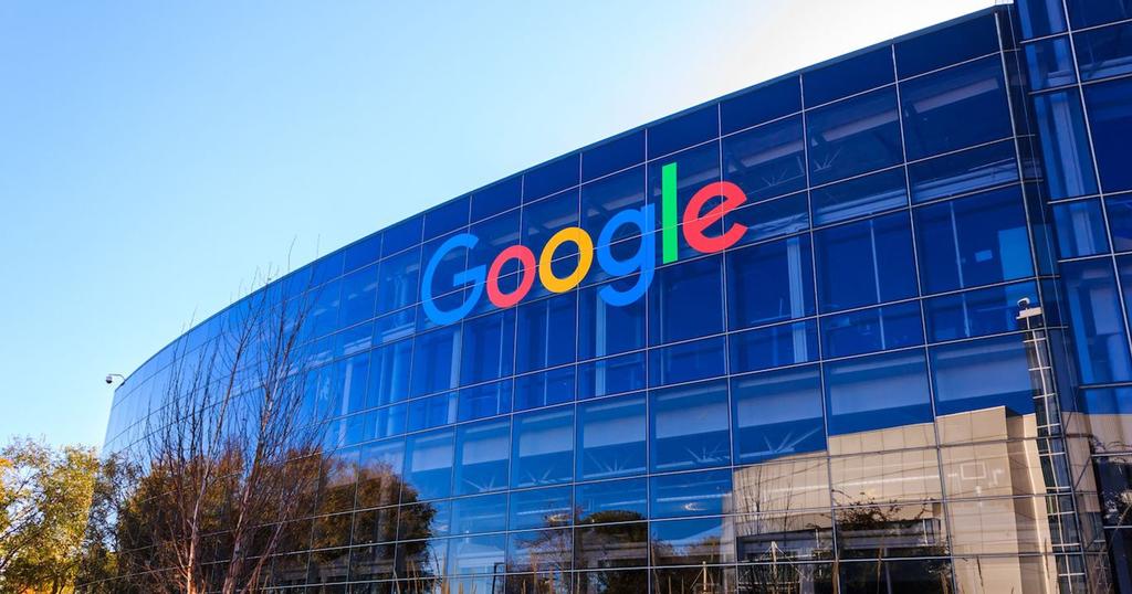 Admite Google escuchar el 0.2 % de las conversaciones con su asistente virtual. Noticias en tiempo real