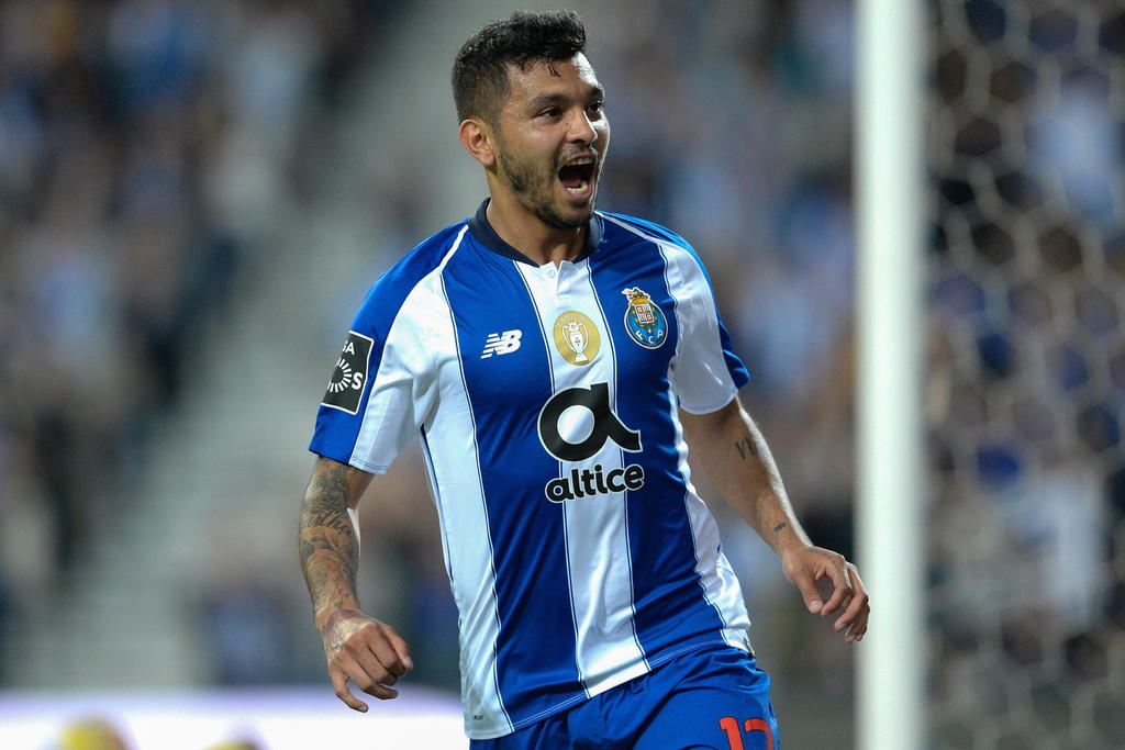 Tecatito Corona será uno de los nuevos capitanes de FC Porto. Noticias en tiempo real