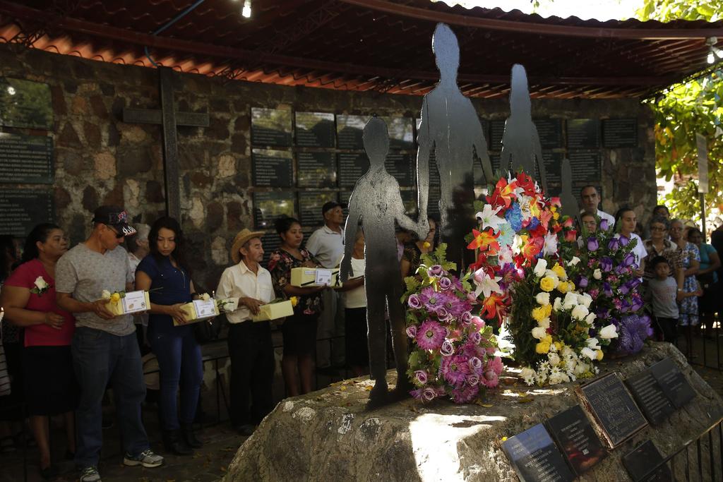 Nuevos cargos contra exmilitares por masacre en El Salvador. Noticias en tiempo real