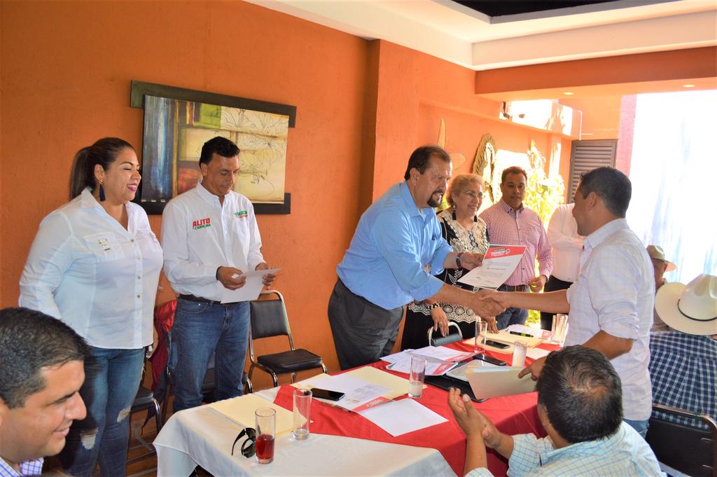 Se reúne senador Manuel Cota Jiménez con presidentes electos y coordinadores en La Laguna. Noticias en tiempo real