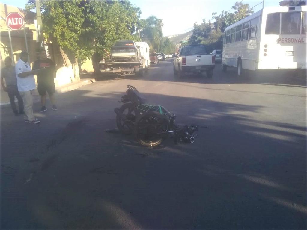Motociclista se lesiona tras impactarse con camioneta en Gómez. Noticias en tiempo real