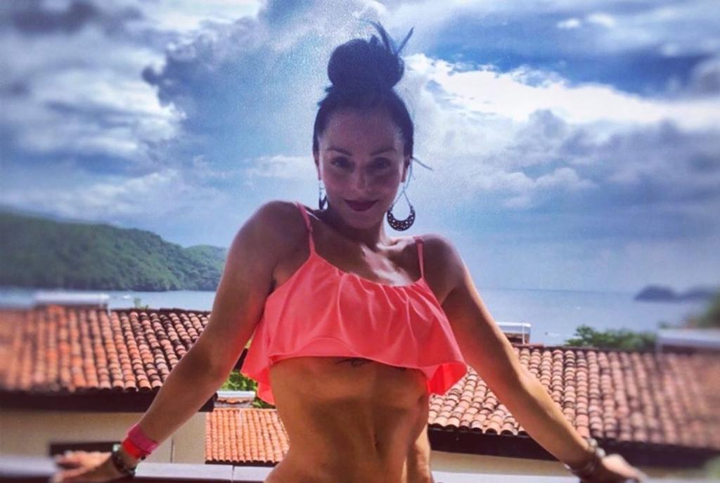 Ivonne Montero muestra sus curvas en bikini. Noticias en tiempo real