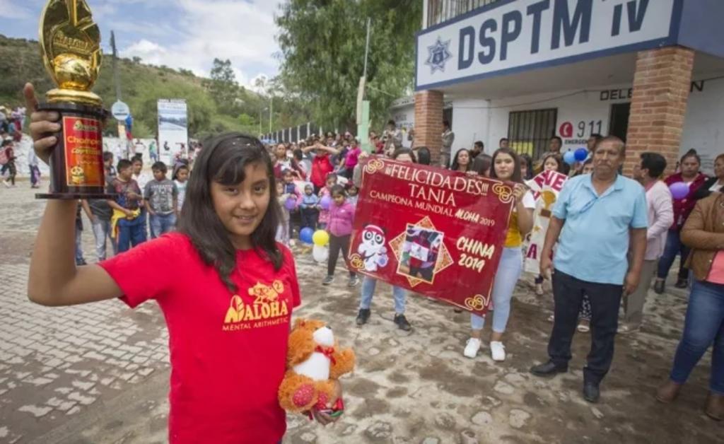 Reciben con júbilo a Tania, niña mexicana campeona de cálculo en China. Noticias en tiempo real