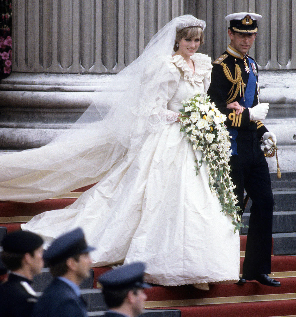 Diez detalles sobre la boda de Lady Di y el príncipe Carlos. Noticias en tiempo real