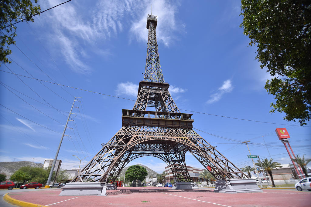 Monumentos franceses, muestras de hermandad. Noticias en tiempo real