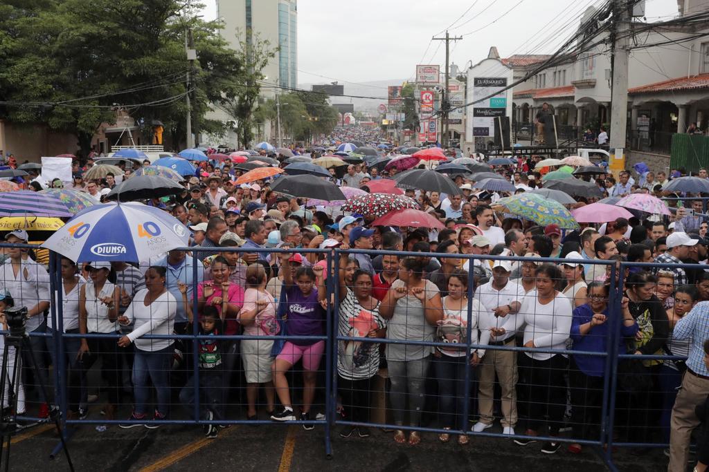 Piden la renuncia del presidente de Honduras. Noticias en tiempo real