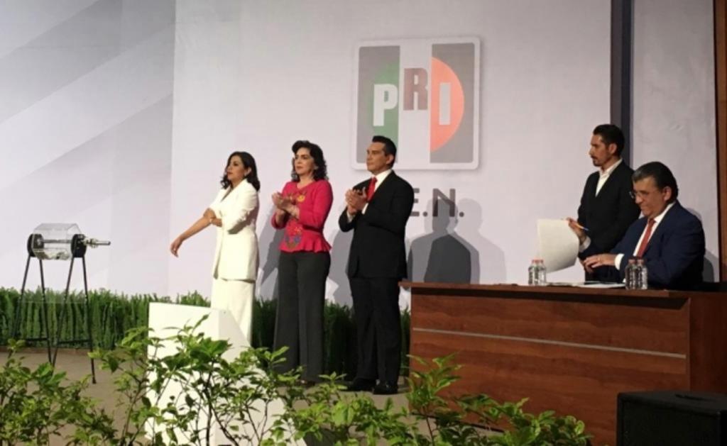 Candidatos a dirigencia del PRI se enfrentan en debate. Noticias en tiempo real