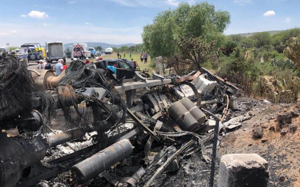 Mueren seis personas por accidente carretero en San Luis Potosí. Noticias en tiempo real