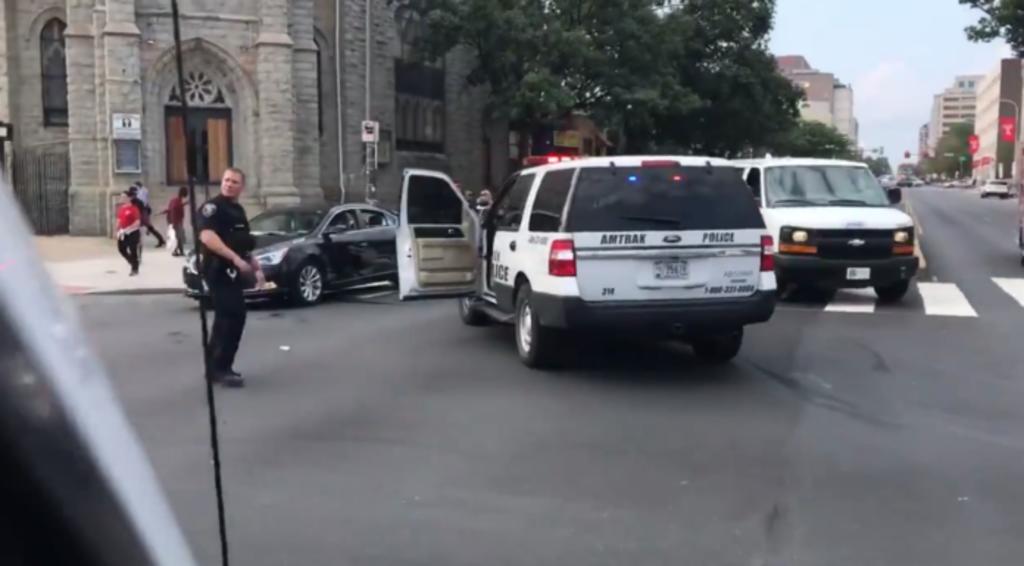 Varios policías resultan heridos tras tiroteo en Filadelfia . Noticias en tiempo real