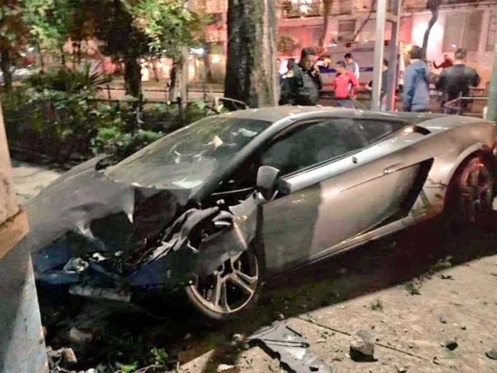 Abandonan Lamborghini chocado en calles de la colonia Roma. Noticias en tiempo real